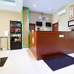 Reddoorz Plus Near Pelabuhan Makassar